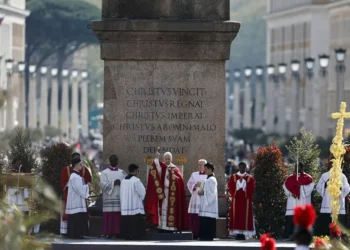 El papa en el Domingo de Ramos: «¡Depongan las armas, recuerden que son hermanos!»