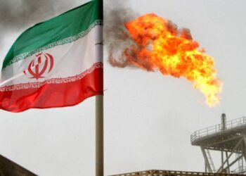 El petróleo se dispara y los futuros bursátiles caen mientras Estados Unidos entra en guerra con Irán