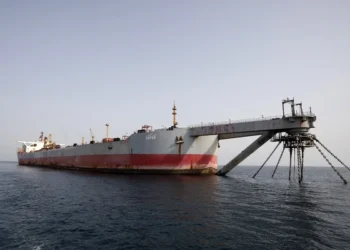 El precio del petróleo de Texas se dispara un 6,28 % en la primera sesión tras el inicio de la guerra en Irán