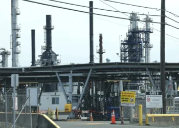 El petróleo de Texas sube un 4,7 % después de que Trump ofreciera seguros a las navieras en el Ormuz