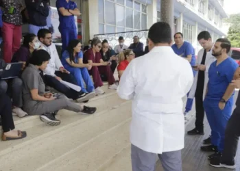 UNAH confirma que recibieron las transferencias de la SESAL y el IHSS y comenzarán a pagar a médicos residentes a partir de este lunes