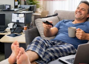 ¡Desde casita! Burócratas hacen teletrabajo desde hoy… “para ahorrar combustibles”, dicen