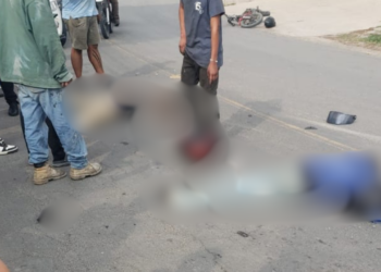 ¡La muerte anda en dos ruedas! Dos hombres a bordo de una motocicleta pierden la vida en Marcala, La Paz