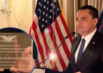 “Los socialistas no respetan las leyes ni las familias”: Presidente Zambrano recibe premio en Estados Unidos por su compromiso con la democracia y la libertad