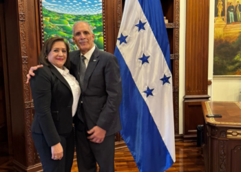 Mandatario Nasry Asfura nombra a la exdiputada Gladis Aurora López como Delegada Presidencial