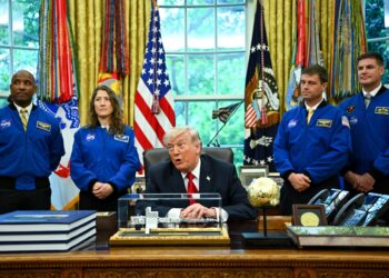 Trump recibe en la Casa Blanca a los astronautas de la misión Artemis II