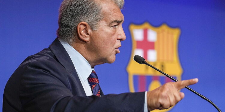¡Otra vez! Laporta estalla contra el arbitraje de la UEFA