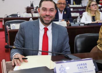 ¡Positivo! Jorge Cálix propone que los maestros jubilados sean incorporados al IHSS