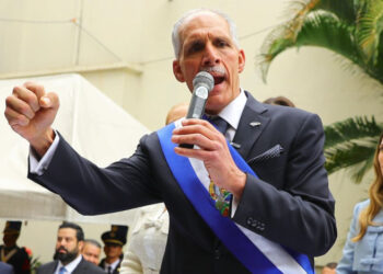 Presidente Asfura pide a los hondureños “enfrentar juntos” los aumentos a combustibles y adelanta que no subsidiará a los que tengan casa de dos y tres pisos