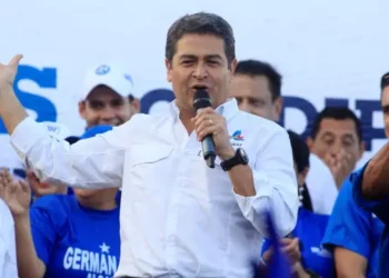 Juan Orlando reitera su inocencia, anuncia que volverá pronto a Honduras con “la frente en alto” y pide al MP suspender orden de captura