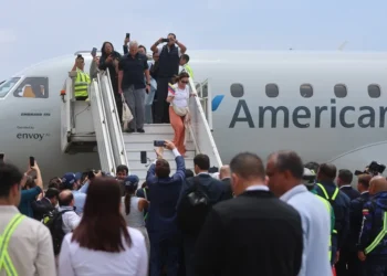 Aterriza en Venezuela primer vuelo comercial directo desde EEUU tras 7 años sin operación