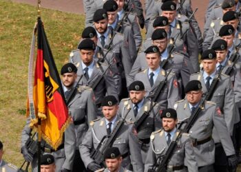 Alemania prohíbe viajar al extranjero sin servicio militar