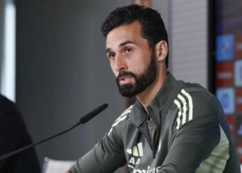 Arbeloa critica el arbitraje de España y ataca al Barça