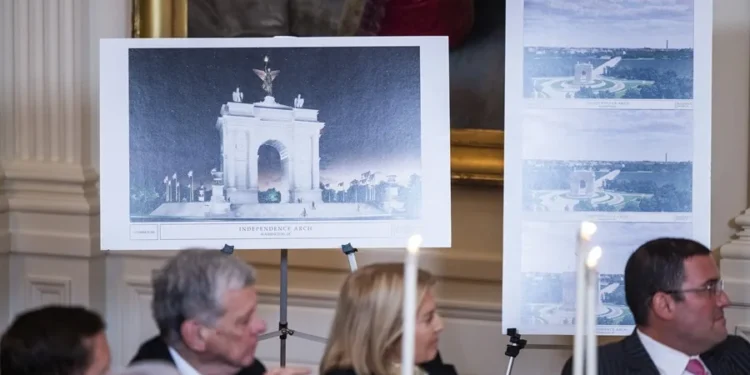 La Casa Blanca presenta el diseño del arco del triunfo de Trump para Washington