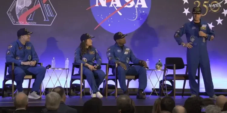 Los astronautas de Artemis II destacan su unión y aprecio por la Tierra entre aplausos
