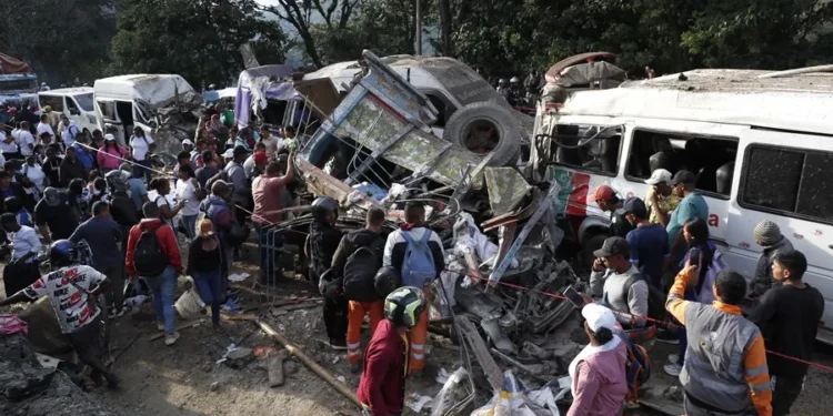 Sube a 14 el número de muertos y 38 heridos por el atentado terrorista en la Vía Panamericana, al suroeste de Colombia