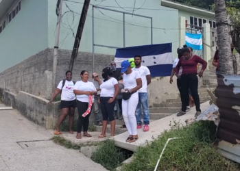 Ante toma de centro educativo, CNE habilita área verde para votantes de la escuela Modesto Rodas Alvarado en Guanaja