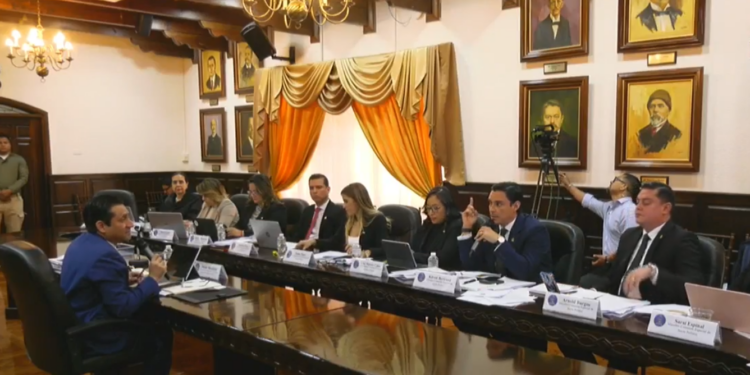Golpe de Estado de 2009 y Xiomara Castro salen a relucir en comparecencia de Mario Morazán ante Comisión Especial de Juicio Político