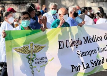 Colegio Médico de Honduras convoca a asambleas informativas para exigir reintegros inmediatos y cese inmediatos de despidos