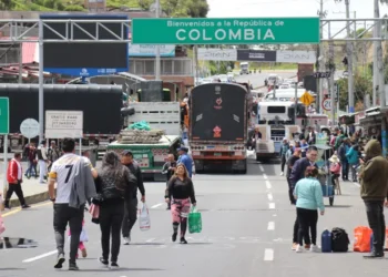 Colombia responde a Ecuador y elevará del 30 % al 100 % los aranceles a sus productos