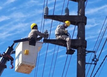 ¡A oscuras! Varias colonias y aldeas de la zona norte y occidente del país registraran apagones este miércoles