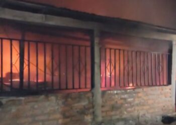 Familia se queda en la calle tras quemarse su hogar en Comayagüela Móvil de Emergencia TGU