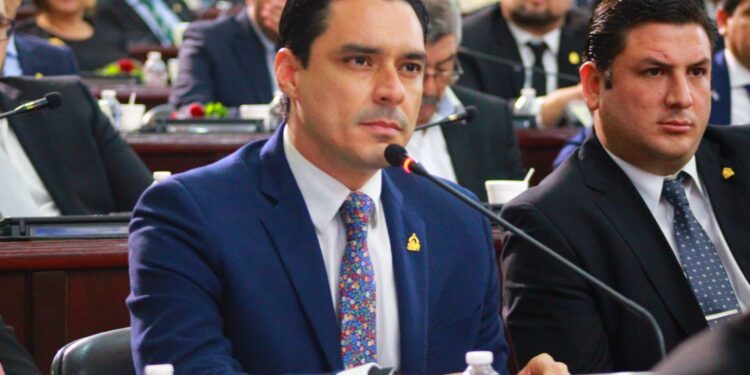Diputado Bertrand asegura que si se le quita la personería jurídica al Partido Libre “Honduras no se perdería absolutamente nada”