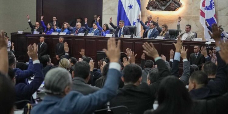 Congreso Nacional presidido por Tomás Zambrano supera en 75 días el número de sesiones que realizó el anterior en todo el 2025