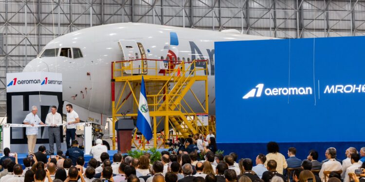 Aeroman inaugura en El Salvador el centro de aeromantenimiento más grande de América