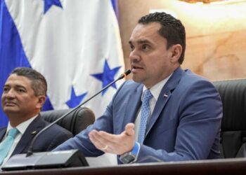 Presidente Zambrano llama a no involucrar a los jóvenes en conflictos políticos ni incitarlos a la violencia
