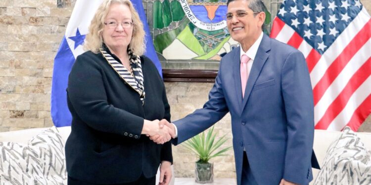 Presidente de la Corte Suprema de Justicia se reúne con Encargada de Negocios de Estados Unidos y coinciden en combate a criminalidad organizada