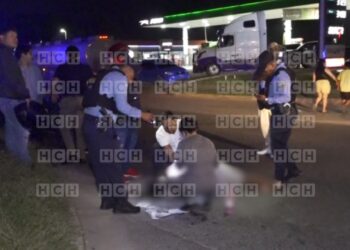 Joven por poco muere luego que su moto se incendiara producto de una colisión | Móvil de Emergencia SPS