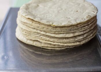 Harina de maíz mantiene su precio pese a presión de costos y se descarta alza en la tortilla, según sector agroindustrial