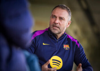 Hansi Flick anuncia su plan para renovar con el Barça