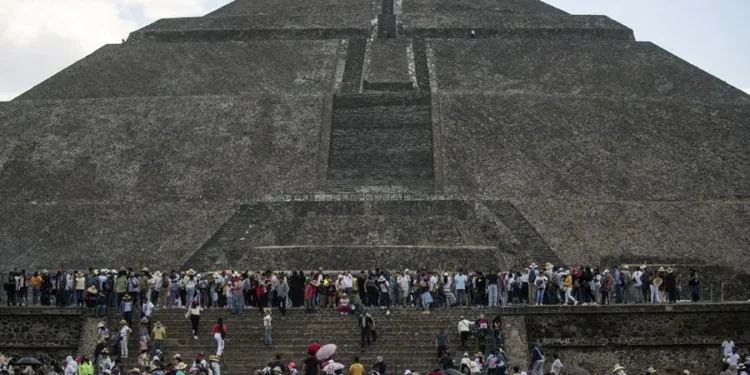 Muere una turista canadiense en un tiroteo en Teotihuacán, importante centro turístico de México