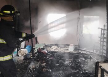 Pareja por poco muere calcinada en su casa en La Era | Móvil Emergencia TGU