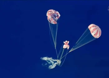 Los astronautas de la misión Artemis II regresan a la Tierra y concluyen la misión lunar de la NASA