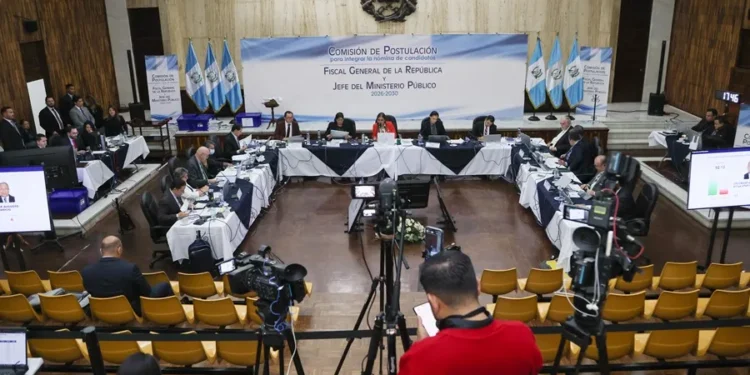Guatemala cuenta con una nueva lista de seis candidatos a fiscal general tras orden judicial