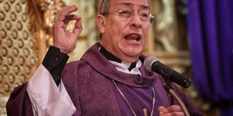 Cardenal Óscar Andrés Rodríguez lamenta el uso de fondos del INPREMA para pago de venezolanos y cubanos que “espiaban” y “hacían maldad”