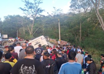 ¡Tragedia vial! Al menos ocho muertos habría dejado violento accidente en aldea de Santa Bárbara