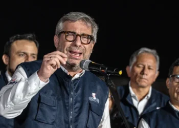 El responsable de las elecciones en Perú dimite por las demoras en el reparto del material electoral