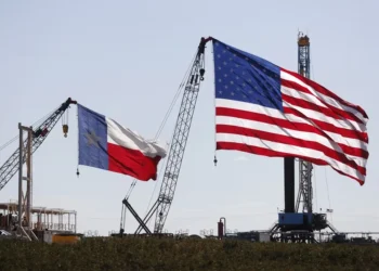 El petróleo de Texas sube 11 % ante el temor a una escalada en Irán tras el discurso de Trump