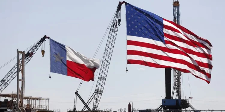 El petróleo de Texas sube 11 % ante el temor a una escalada en Irán tras el discurso de Trump