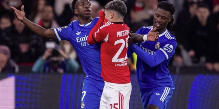 La contundente sanción que le impuso la UEFA a Gianluca Prestianni por su cruce con Vinícius Júnior
