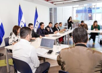 ¡Es un hecho! A cuatro días del 1 de Mayo, logran acuerdos de reajuste salarial de hasta un 7.5 % para los años 2026-2027