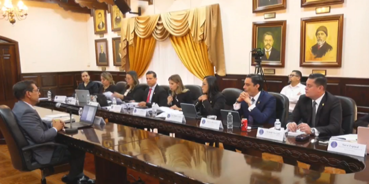 Magistrado Flores Urrutia denuncia en audiencia de Juicio Político que Mario Morazán abandonó sesión para no conocer solicitud de Jorge Cálix