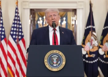 Donald Trump dice que durante las próximas dos semanas Estados Unidos va a atacar a Irán con “mucha fuerza”