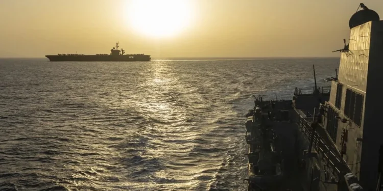 Estados Unidos afirma que «no está bloqueando» el estrecho de Ormuz sino solo los puertos de Irán