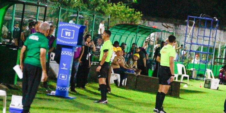 ¡Histórico! La Liga Nacional estrena el FVS/VAR y le anula un gol a Georgie Welcome por posición adelantada