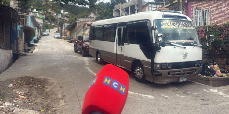 ¡Sigue el terror! Transportistas paralizan ruta Carrizal-Centro por llegada de nuevo teléfono exigiendo otro impuesto de guerra